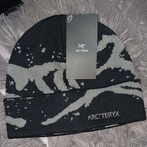 Arc'teryx Two-Tone Knit Beanie